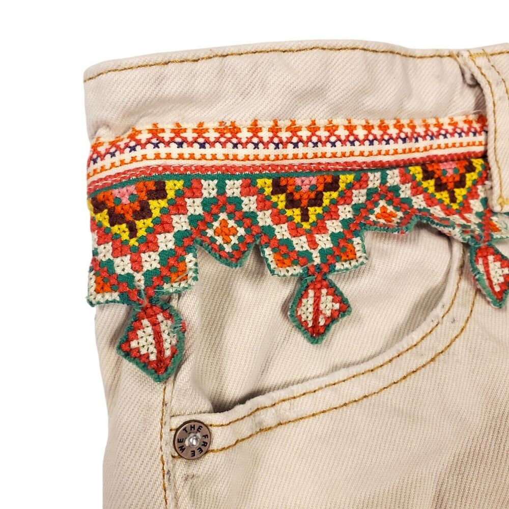 FREE PEOPLE Shorts Womens 29 Beige Borderline Aztec Frayed Button Fly Embroider - Picture 4 of 9